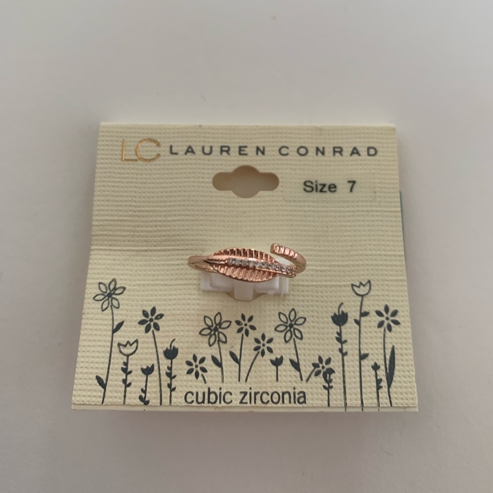 LC Lauren Conrad Gold Leaf Ring Size 7 NEW